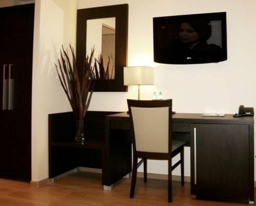 Hotel Safir Познань Экстерьер фото