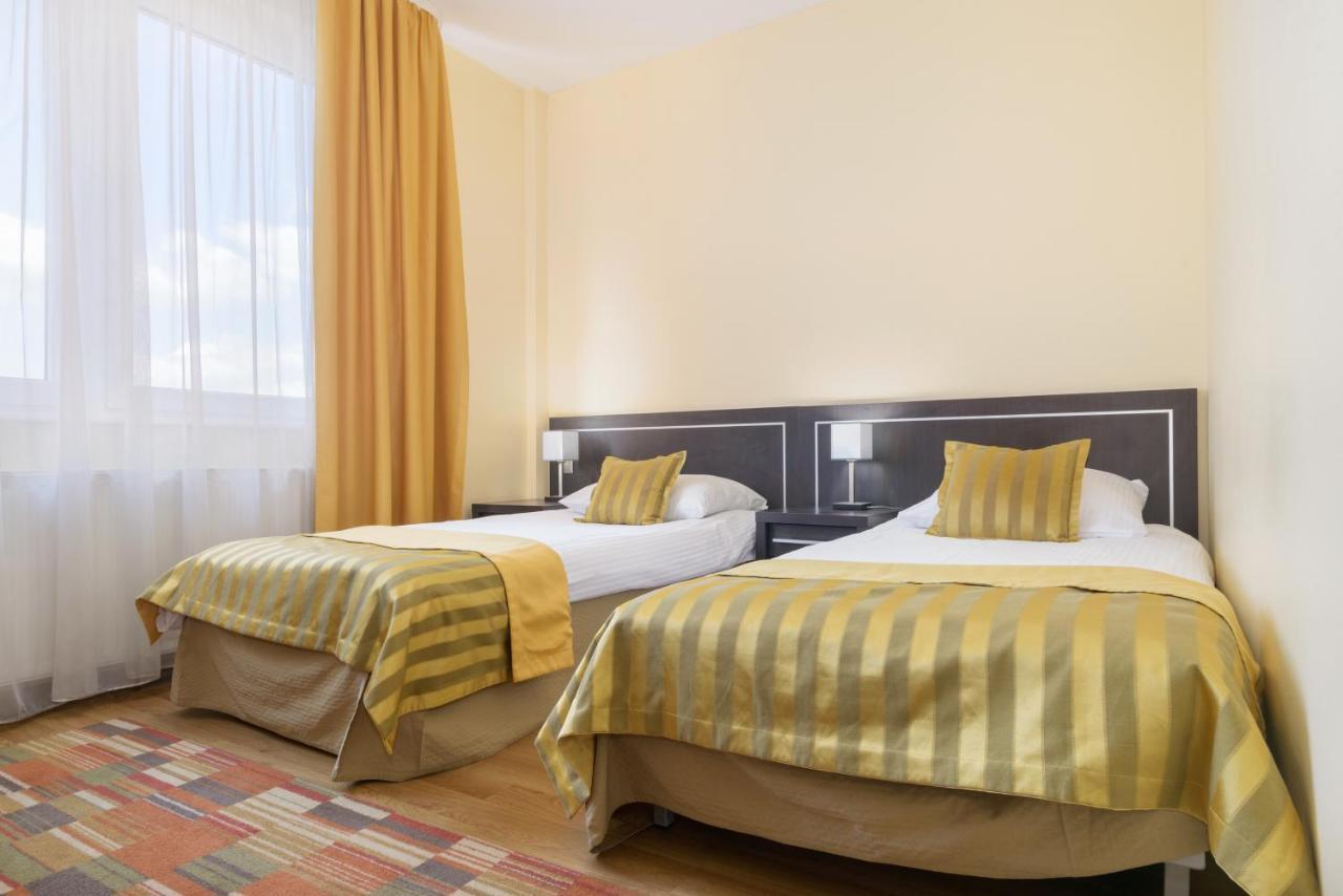 Hotel Safir Познань Экстерьер фото