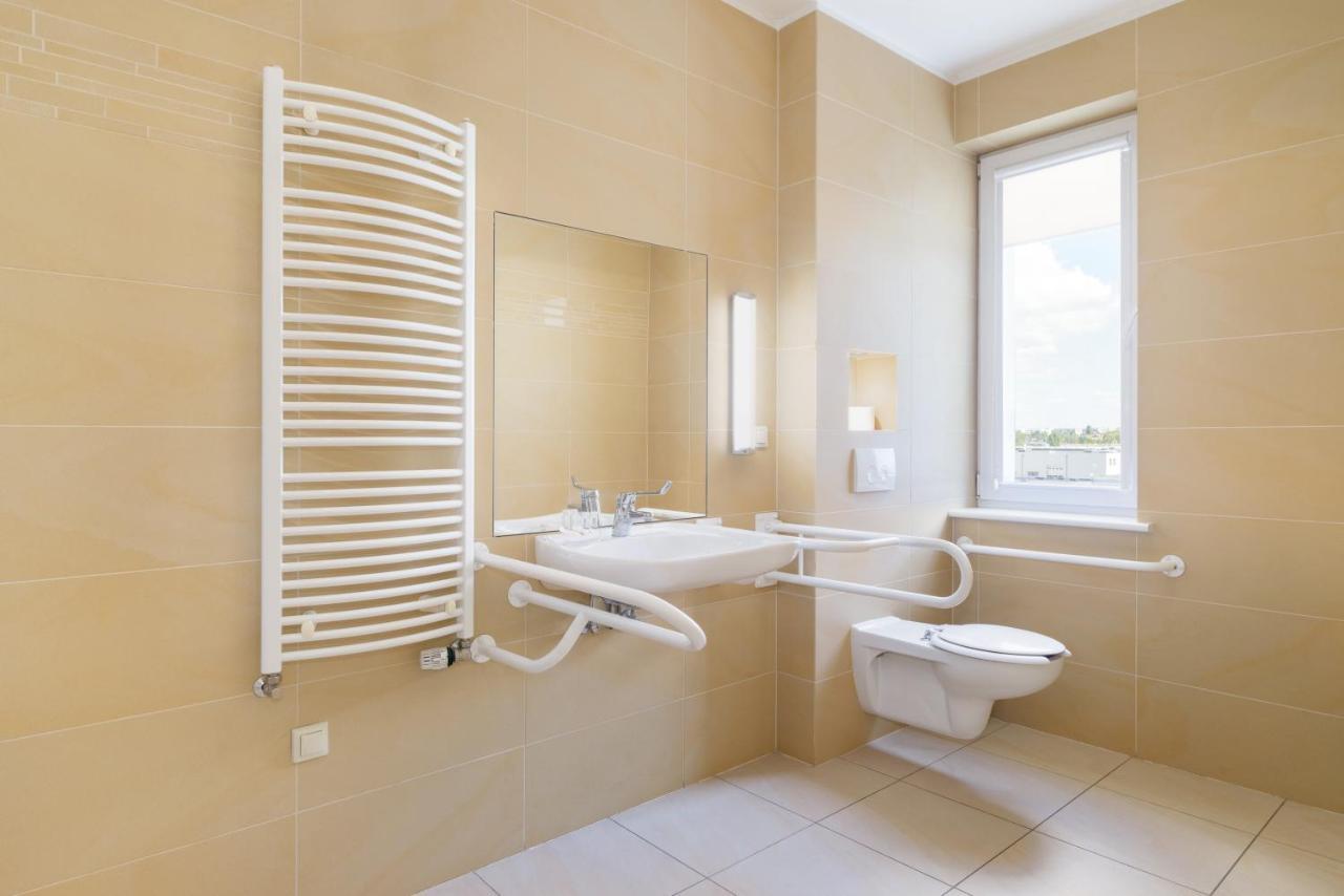 Hotel Safir Познань Экстерьер фото