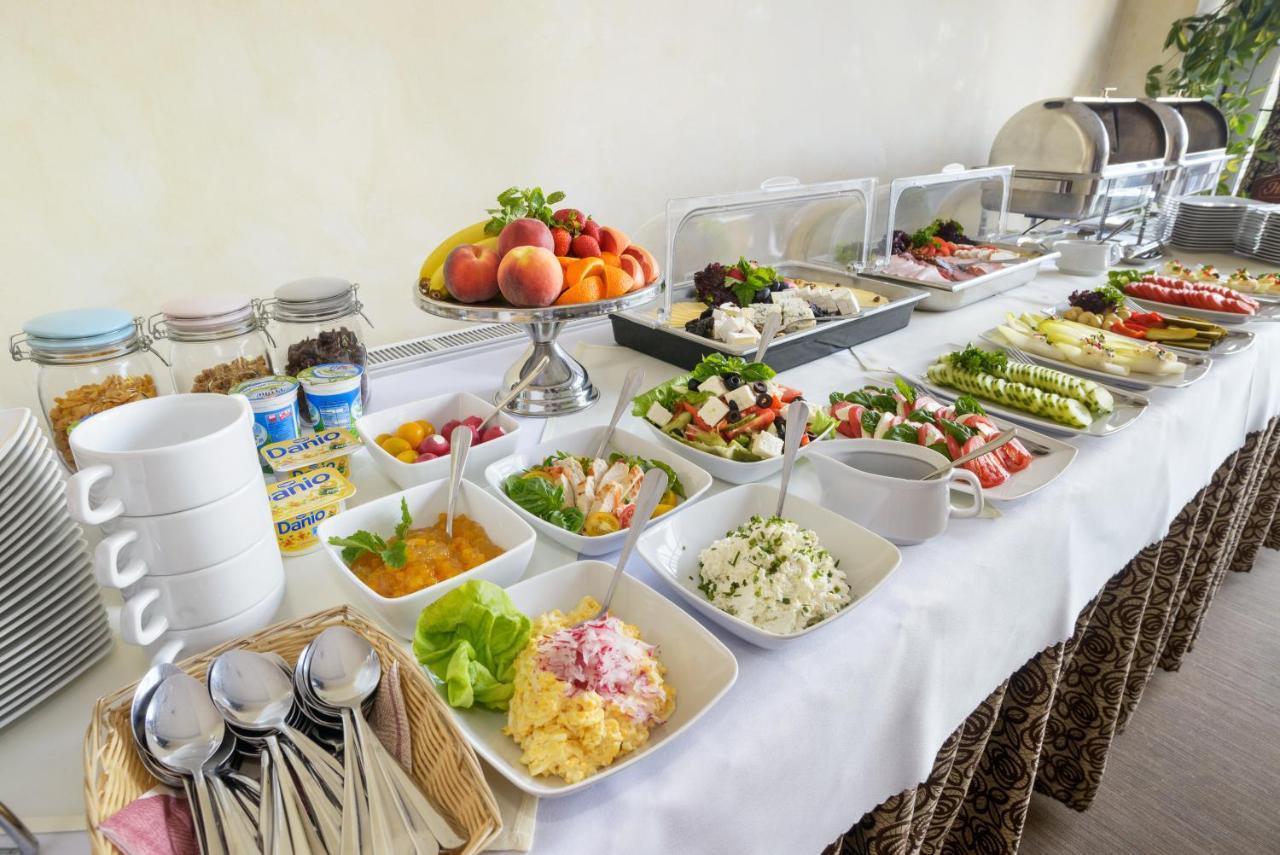 Hotel Safir Познань Экстерьер фото